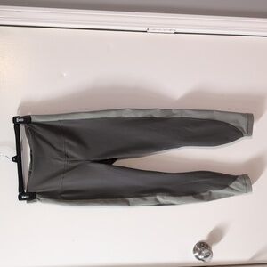 Women's green leggings